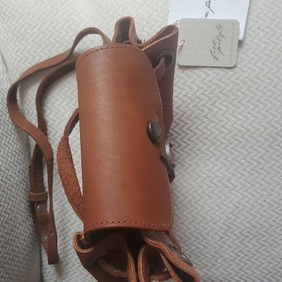 Free People We The Free Comeback Crossbody/Sap - Picture 14 of 16